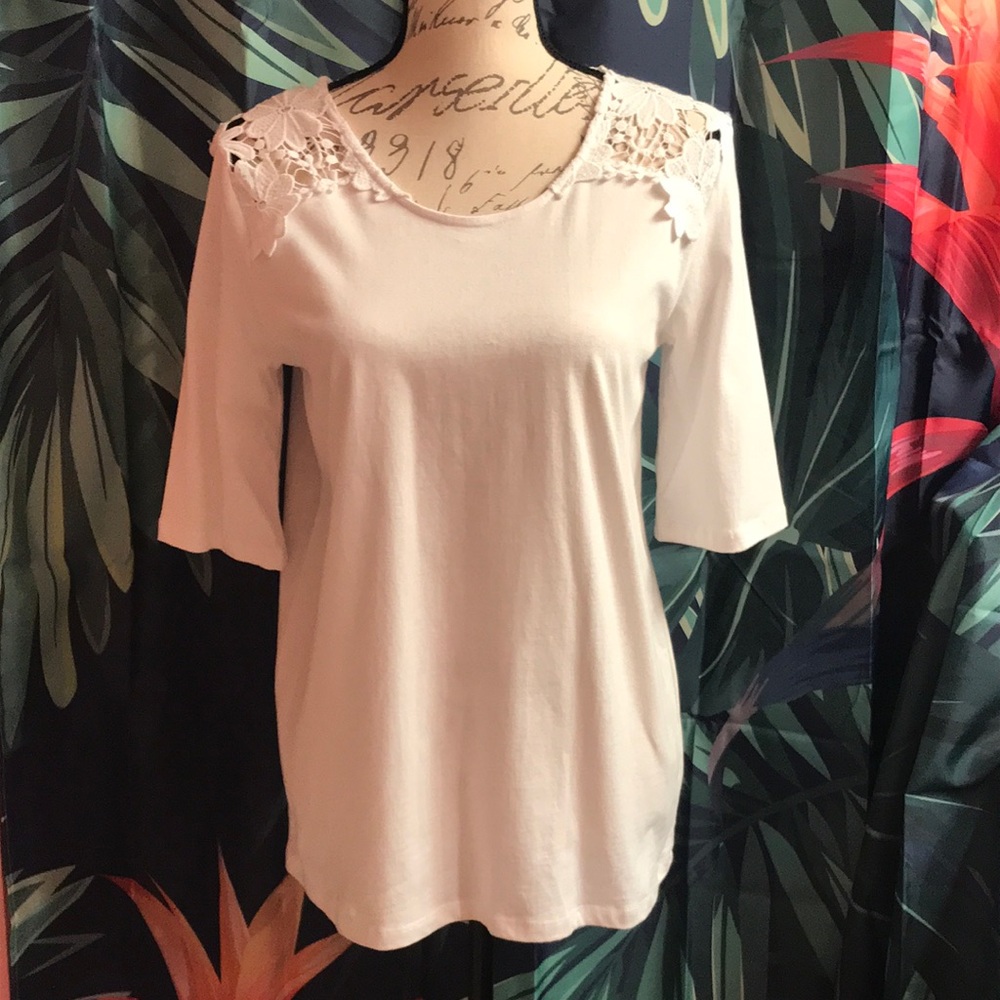 NWT! COTON FRAIS 100% COTTON LACE ADORNED SCOOP NECK T-SHIRT STYLE TOP SMALL